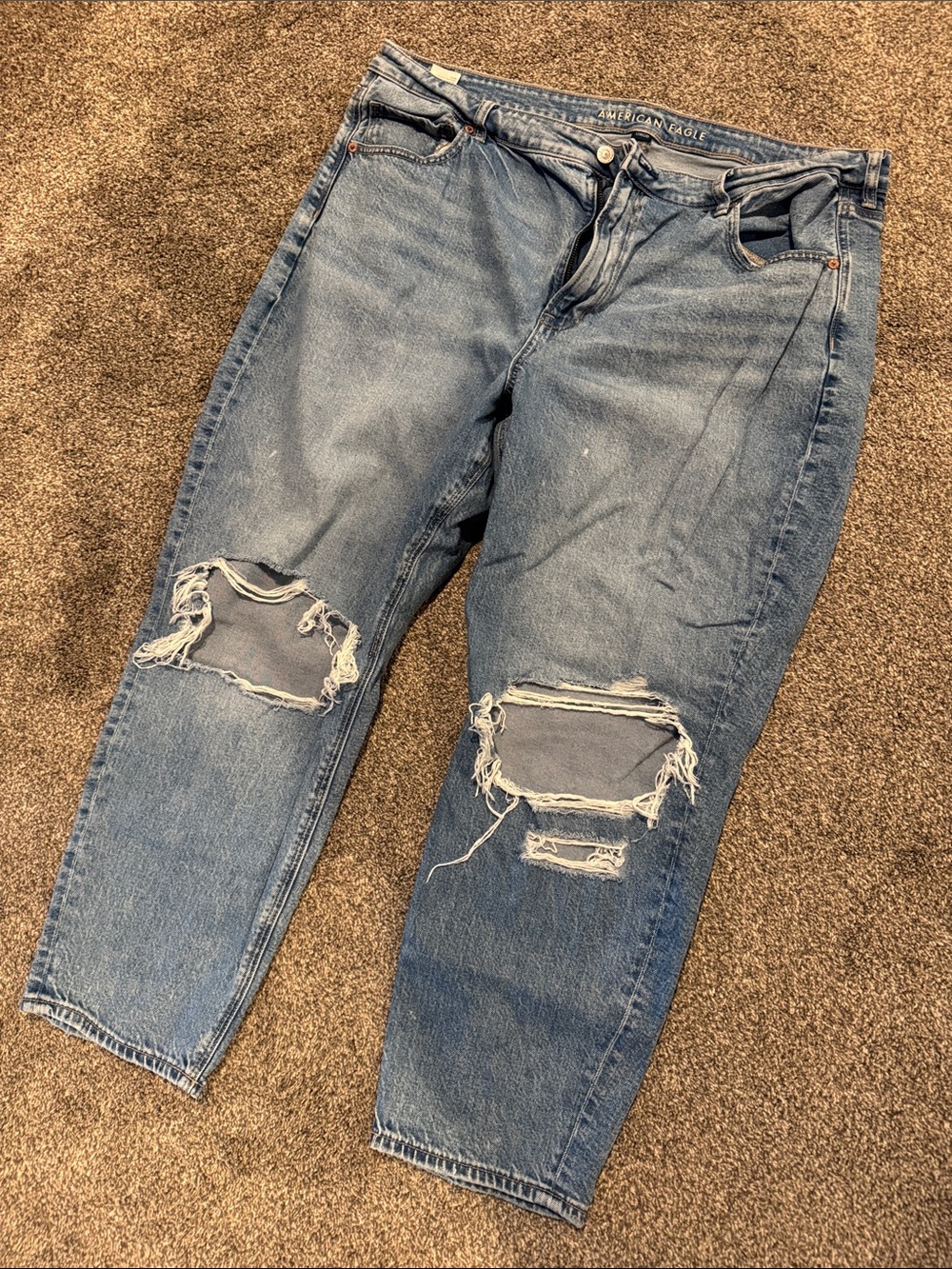 American Eagle Outfitters Strigid Ripped Mom Jeans